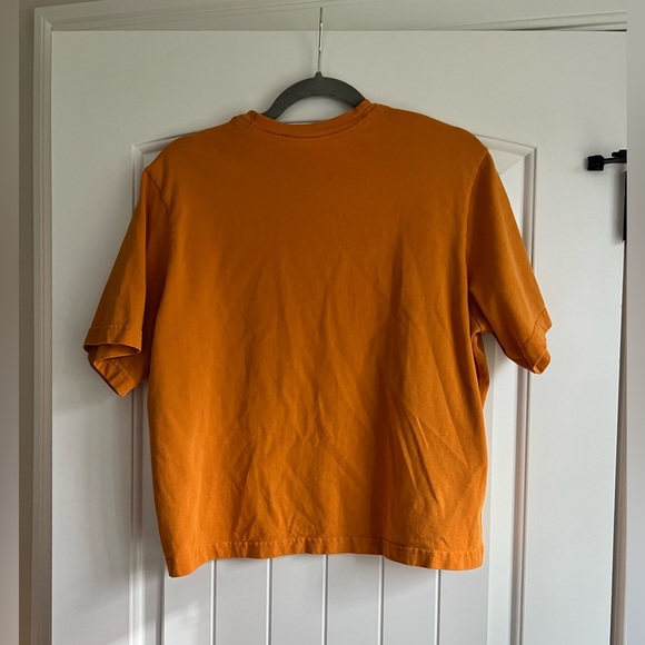 Women’s Nike tee size medium - Picture 2 of 3